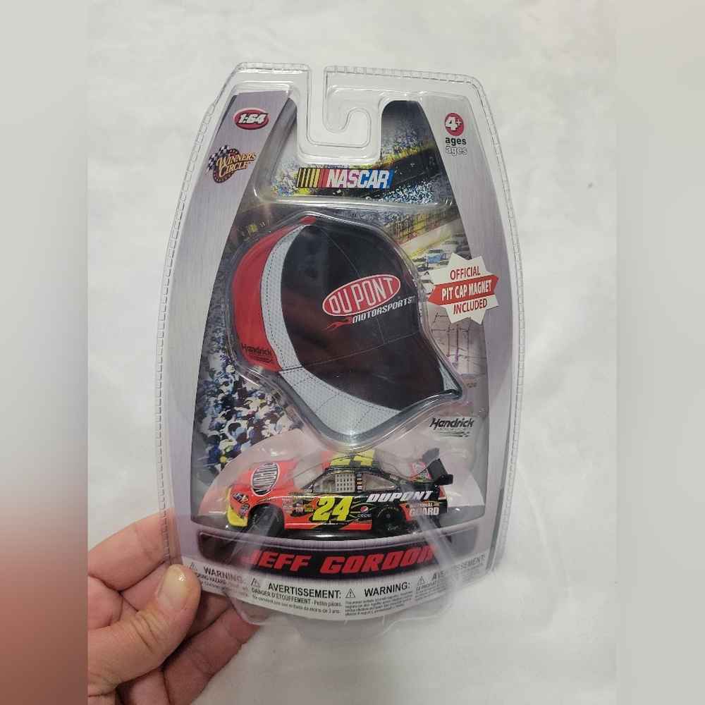 Nascar Jeff Gordon Car with Cap magnet